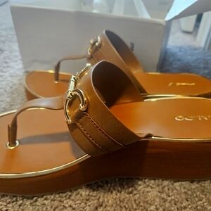 Sz 10 Aldo brown sandals